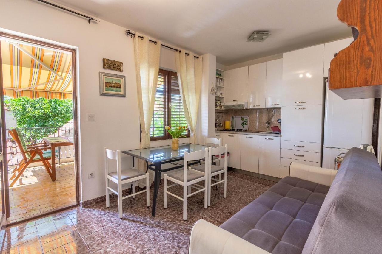 Apartman Dag Подстрана Екстериор снимка