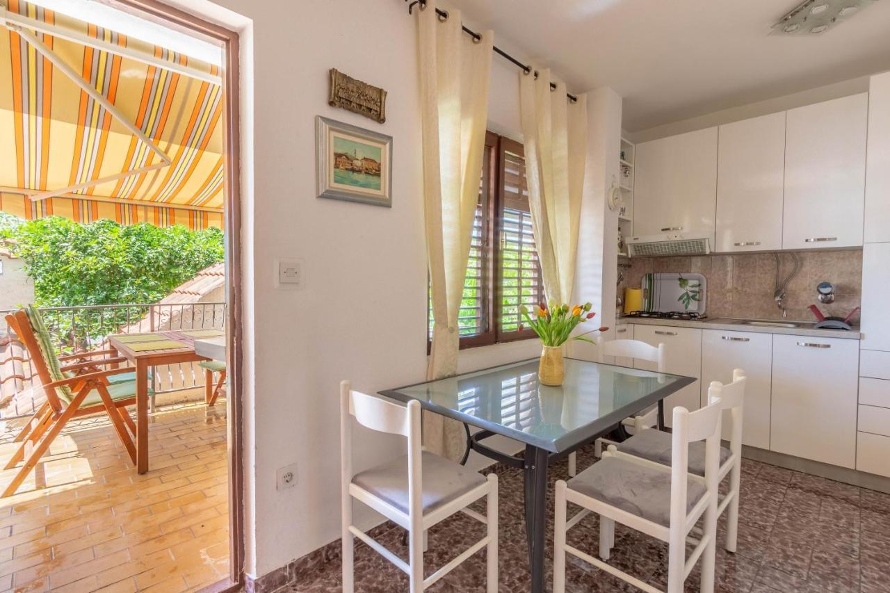 Apartman Dag Подстрана Екстериор снимка